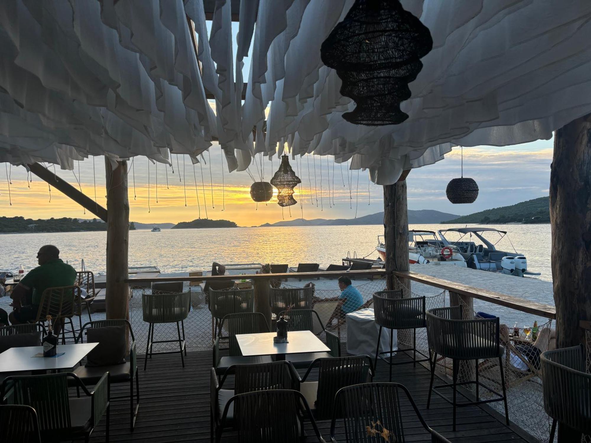 Apartment Agnes With 63 M2 Rooftop Terrace, Grill And Pool Okrug Gornji Kültér fotó